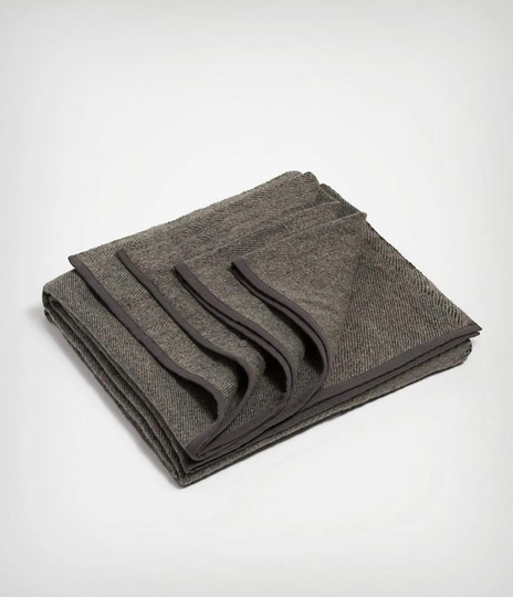 Manduka Recycled Wool Blanket – Superpehmeä joogapeitto kierrätetyistä materiaaleista
